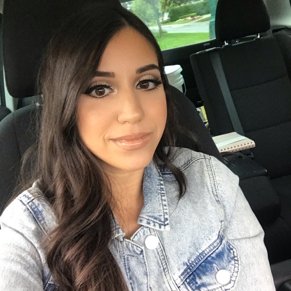 Meet your Posher, Vicki - Picture 1 of 1